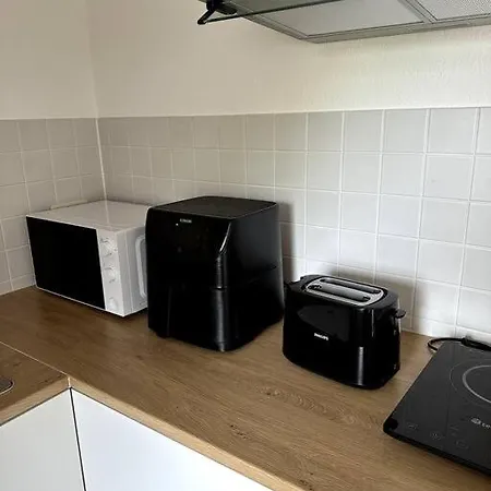 Grosszuegige 2-Zimmer-Wohnung Mit Balkon, Ruhige Lage *
