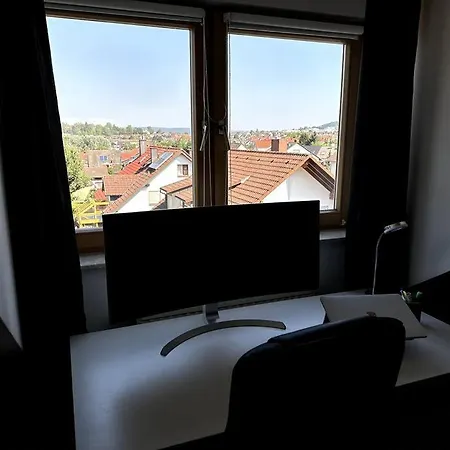 Grosszuegige 2-Zimmer-Wohnung Mit Balkon, Ruhige Lage 公寓 *
