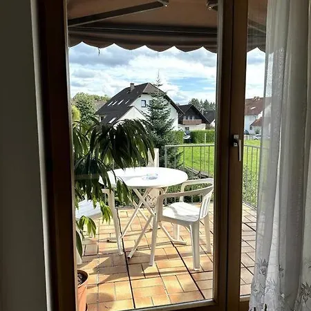 2-zimmer-wohnung Mit Balkon & Guter Anbindung In Lejlighed Aschaffenburg