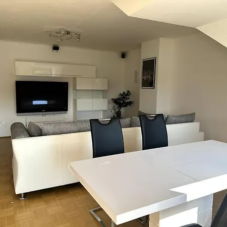 2-Zimmer-Wohnung Mit Balkon & Guter Anbindung In Aschaffenburg *