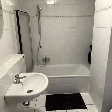 2-zimmer-wohnung Mit Balkon & Guter Anbindung In Aschaffenburg