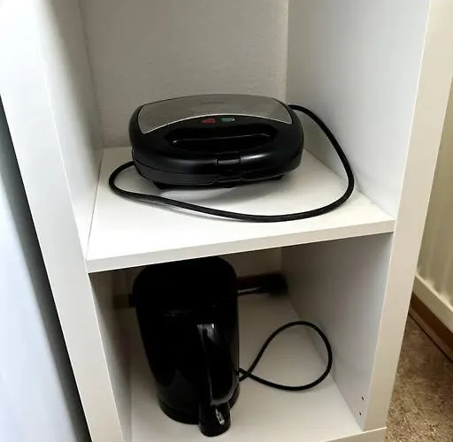 Grosszuegige 2-zimmer-wohnung Mit Balkon, Ruhige Lage